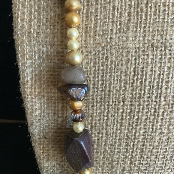 Genuine freshwater pearl & quartz necklace. - Picture 7 of 9